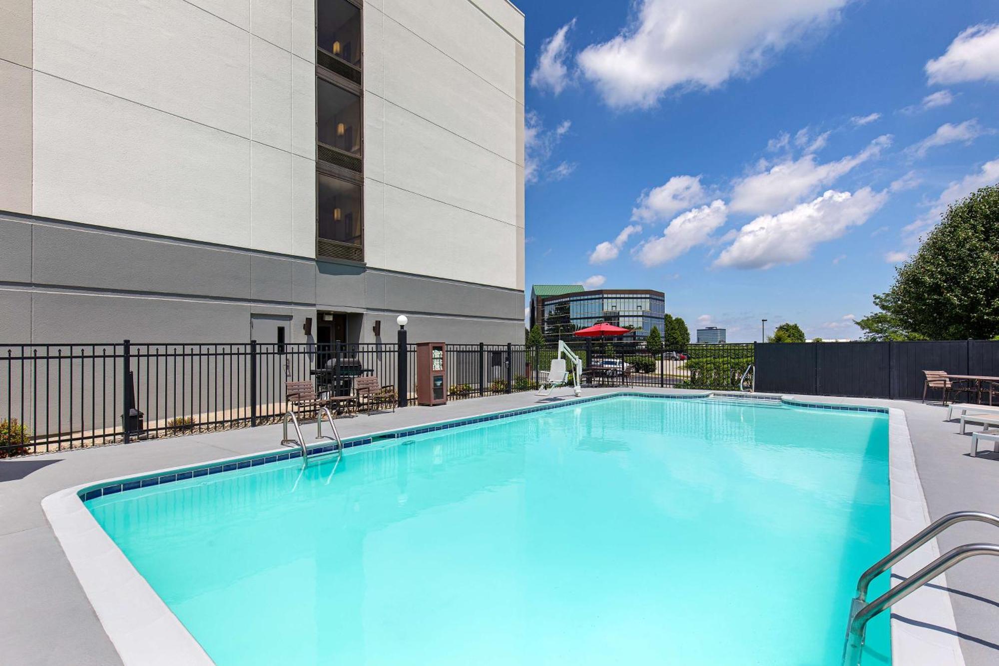 Hyatt Place Louisville-East Extérieur photo